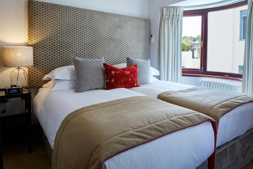 Room image 5